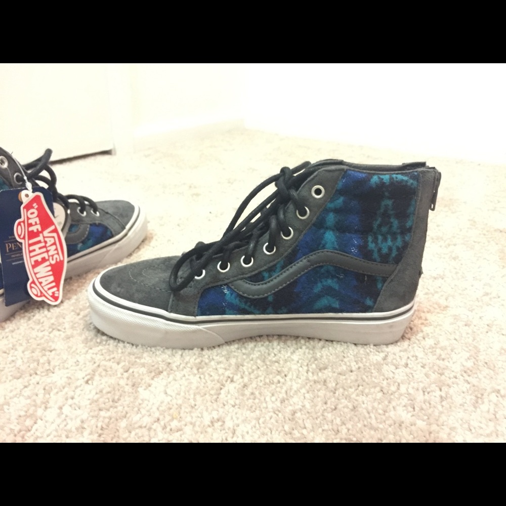 🌎NWT Authentic kids size 3.5 Pendleton Vans